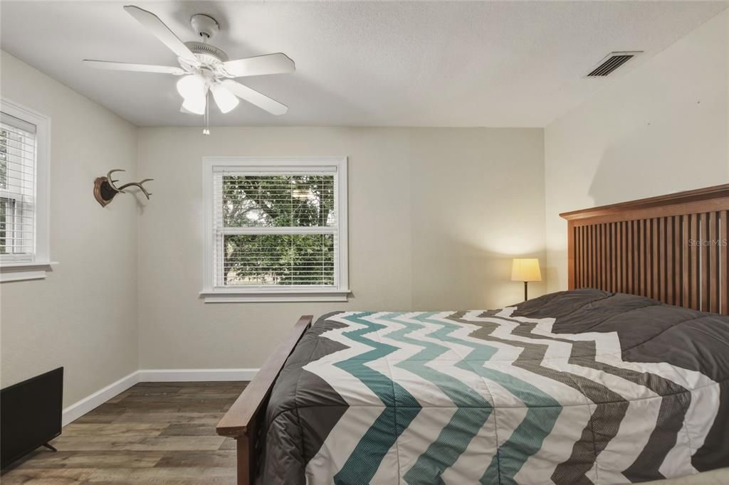 For Sale: $360,000 (1 beds, 1 baths, 640 Square Feet)
