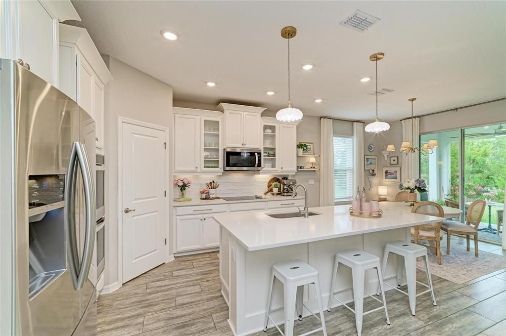For Sale: $569,000 (4 beds, 2 baths, 2319 Square Feet)