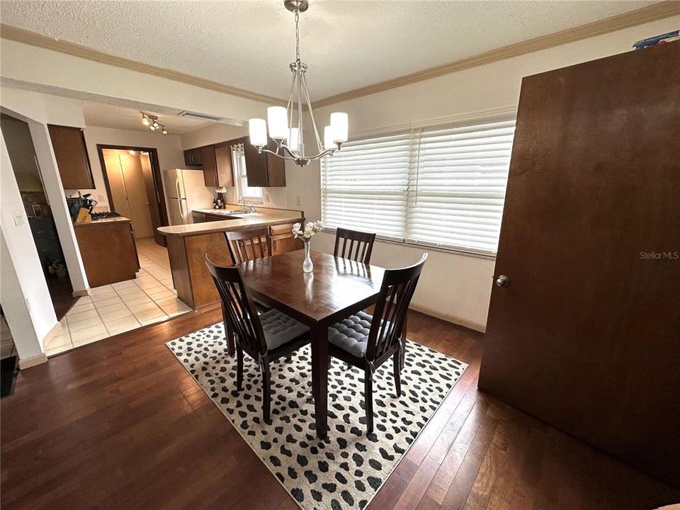 En Venta: $389,500 (3 camas, 2 baños, 1667 Pies cuadrados)