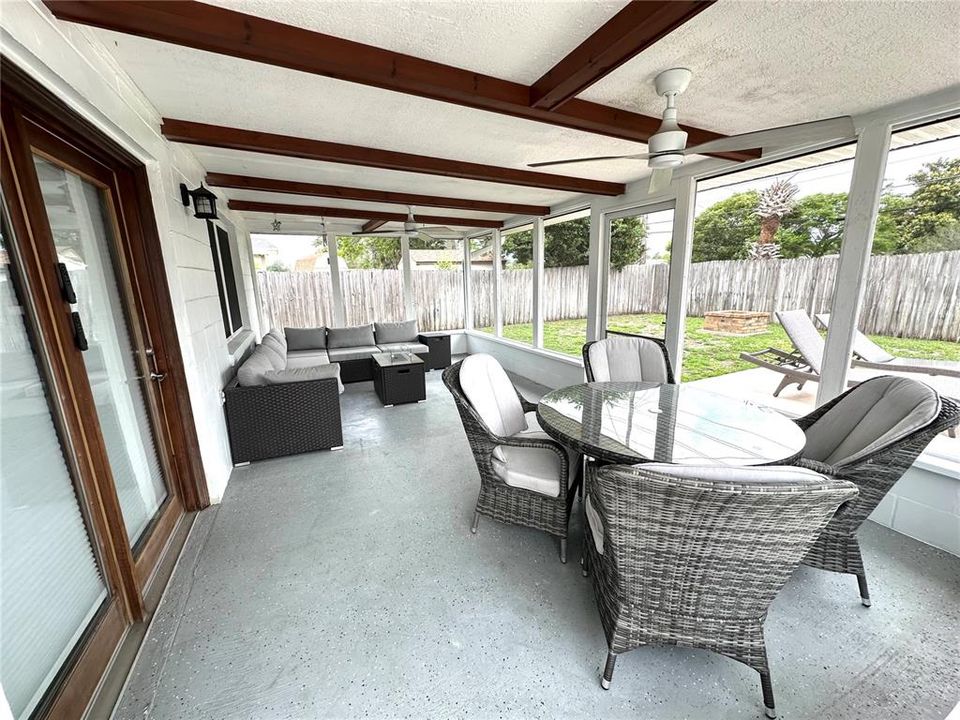 En Venta: $389,500 (3 camas, 2 baños, 1667 Pies cuadrados)