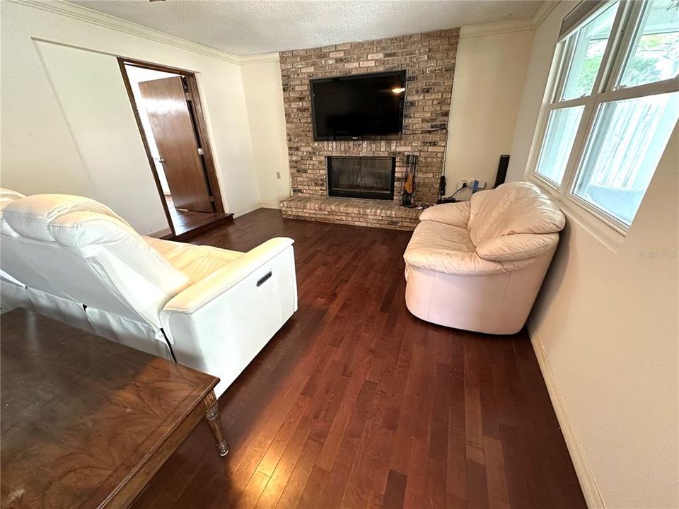 En Venta: $389,500 (3 camas, 2 baños, 1667 Pies cuadrados)