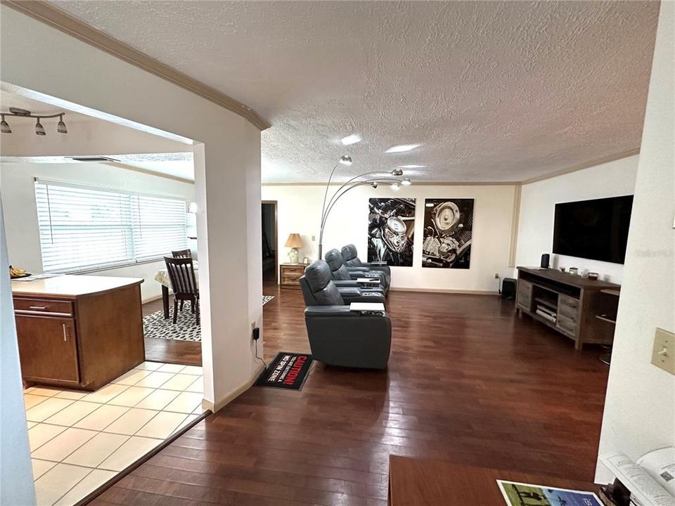 En Venta: $389,500 (3 camas, 2 baños, 1667 Pies cuadrados)