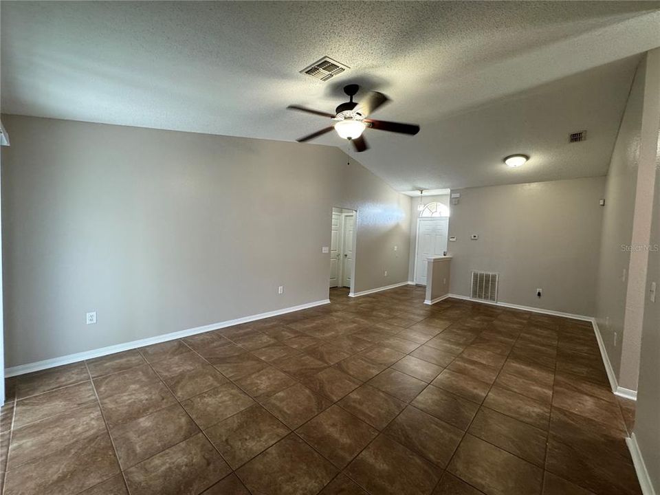 Active With Contract: $234,900 (3 beds, 2 baths, 1240 Square Feet)