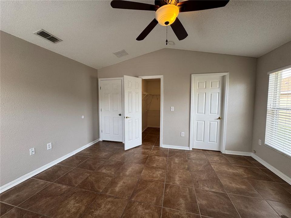 Active With Contract: $234,900 (3 beds, 2 baths, 1240 Square Feet)