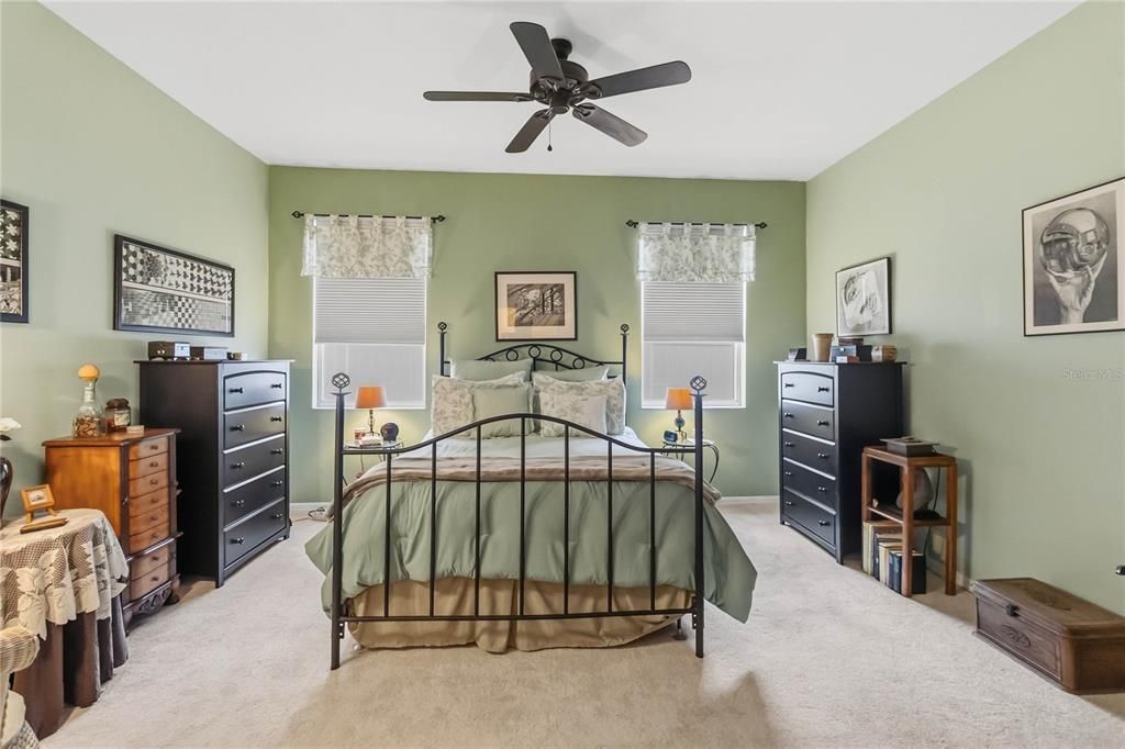 Active With Contract: $445,000 (4 beds, 2 baths, 1952 Square Feet)