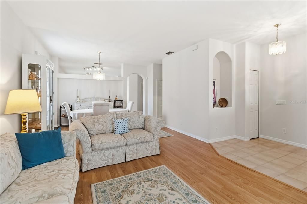 Active With Contract: $445,000 (4 beds, 2 baths, 1952 Square Feet)