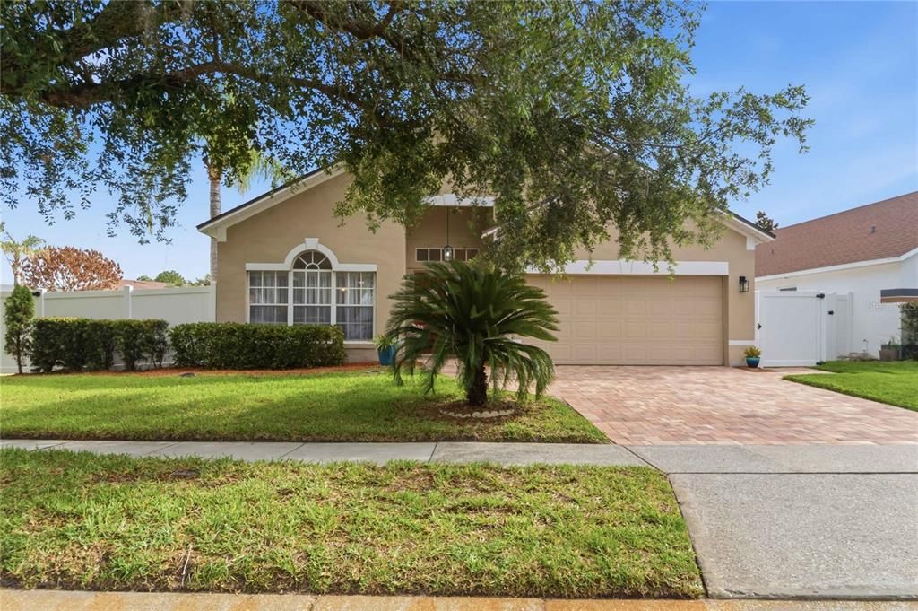 Active With Contract: $445,000 (4 beds, 2 baths, 1952 Square Feet)