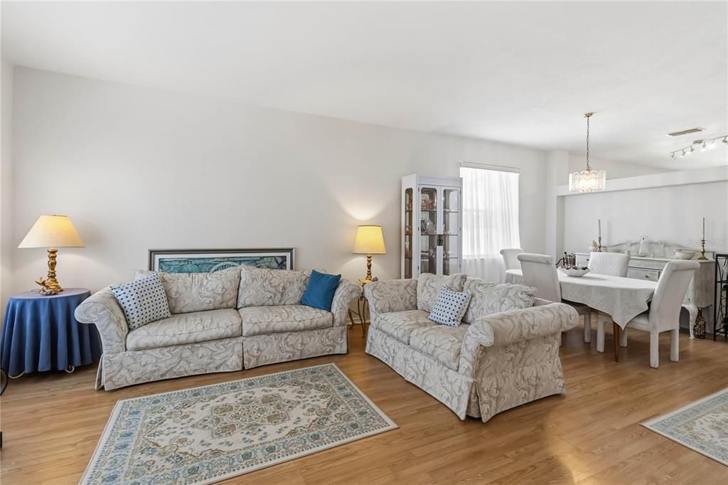 Active With Contract: $445,000 (4 beds, 2 baths, 1952 Square Feet)
