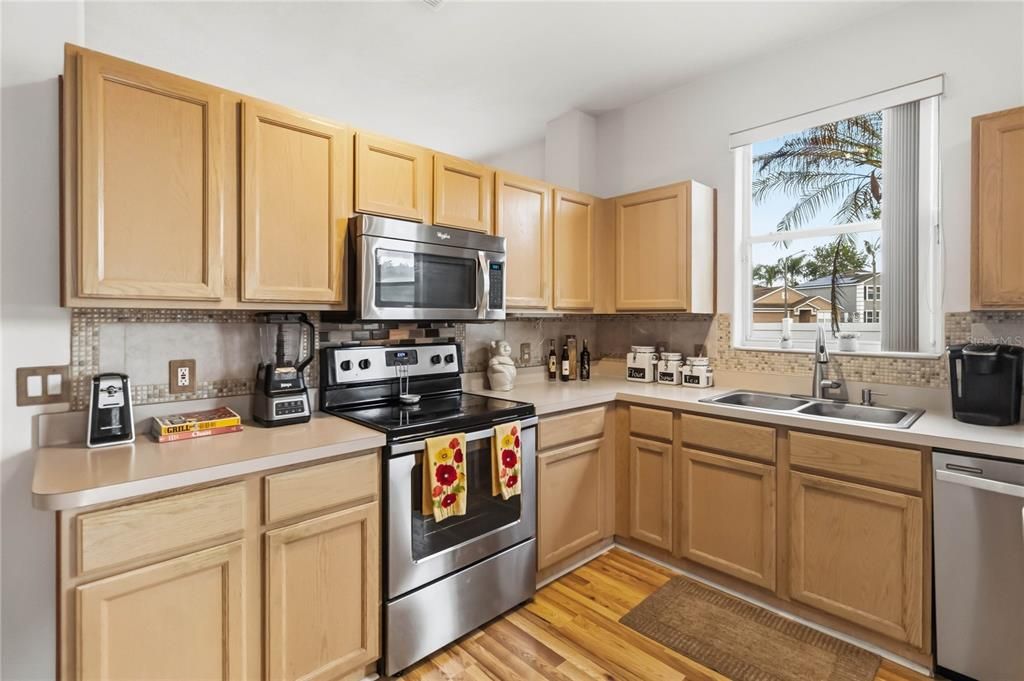 Active With Contract: $445,000 (4 beds, 2 baths, 1952 Square Feet)