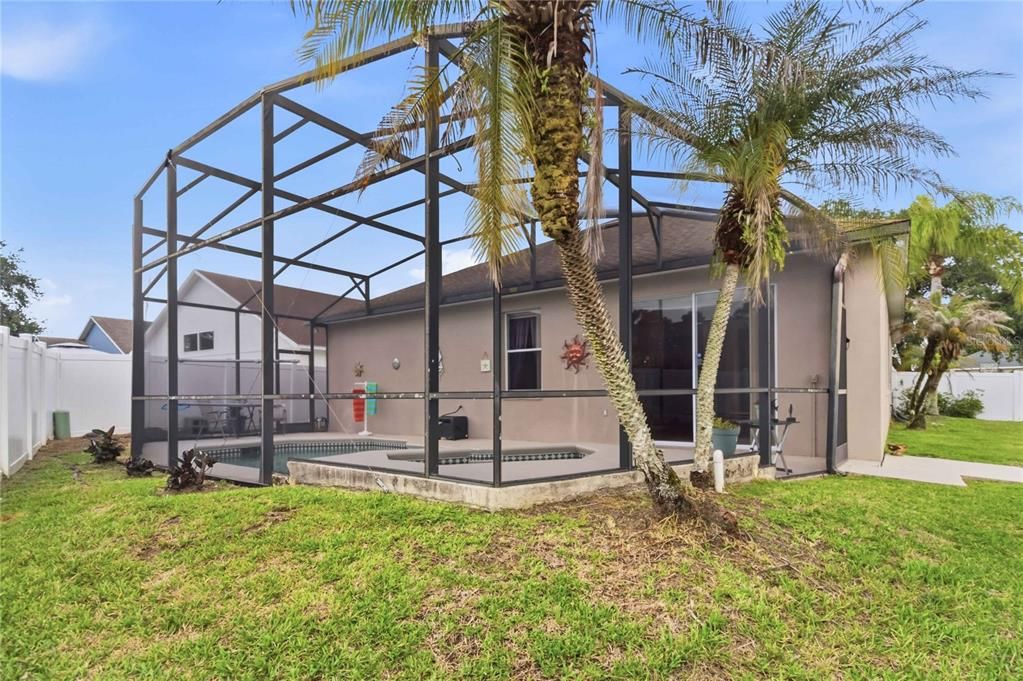 Active With Contract: $445,000 (4 beds, 2 baths, 1952 Square Feet)