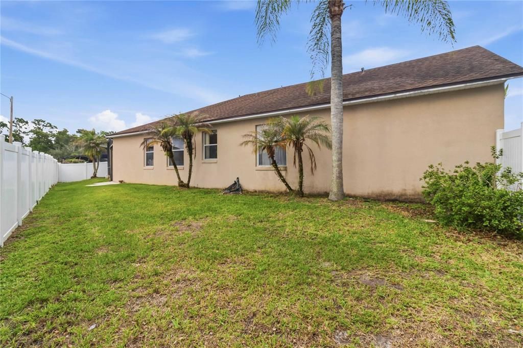 Active With Contract: $445,000 (4 beds, 2 baths, 1952 Square Feet)