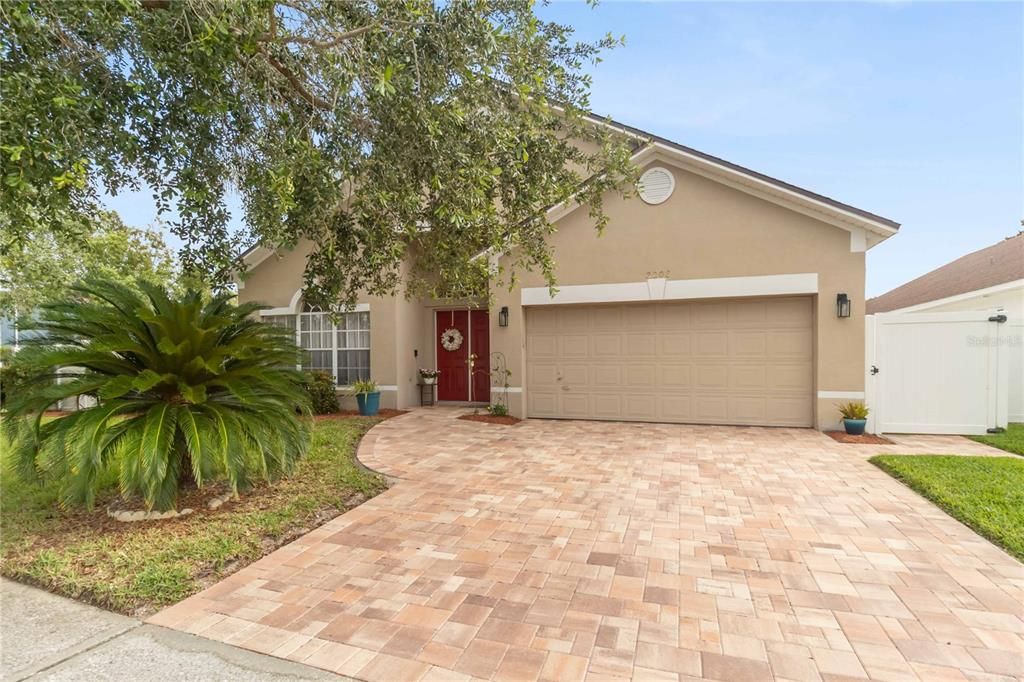 Active With Contract: $445,000 (4 beds, 2 baths, 1952 Square Feet)