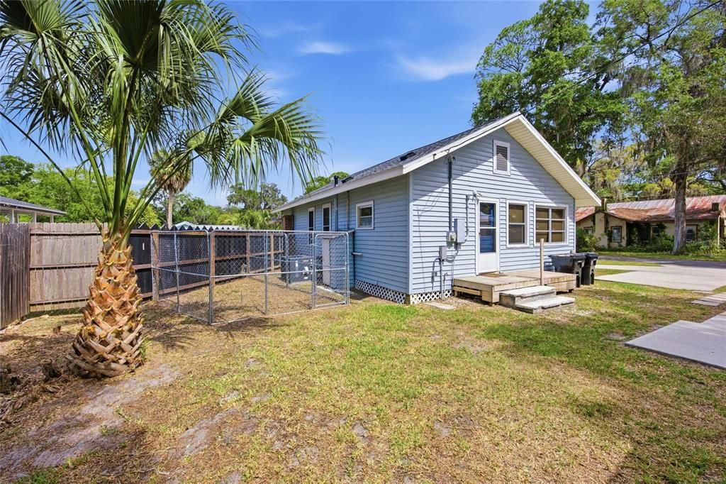 Active With Contract: $219,999 (2 beds, 2 baths, 1075 Square Feet)