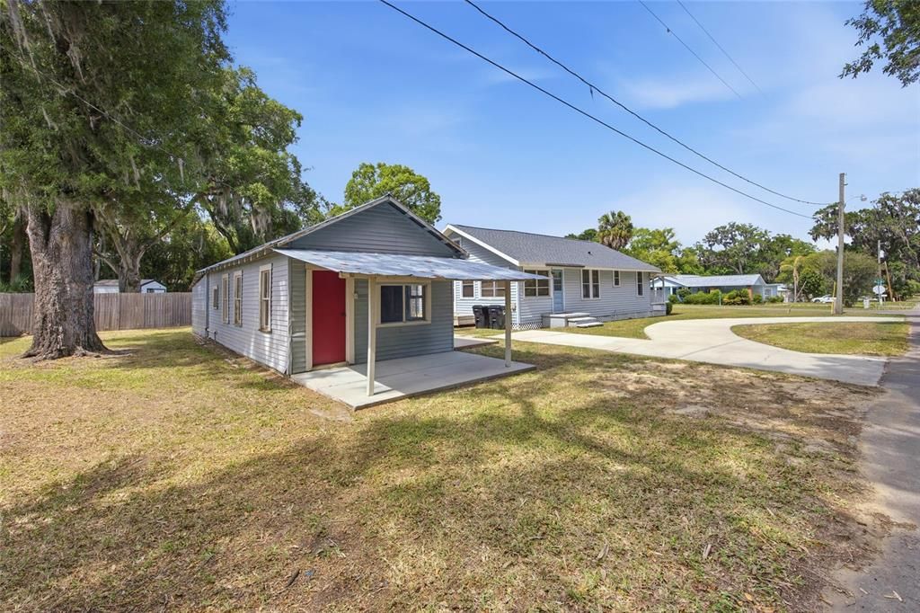 Active With Contract: $219,999 (2 beds, 2 baths, 1075 Square Feet)