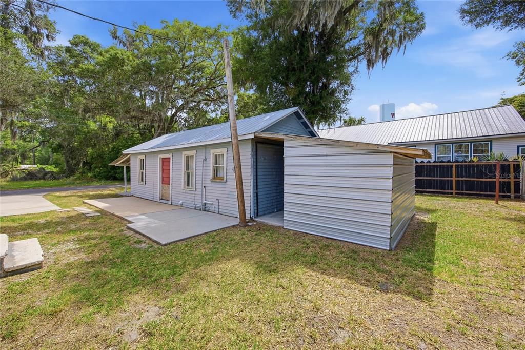 Active With Contract: $219,999 (2 beds, 2 baths, 1075 Square Feet)