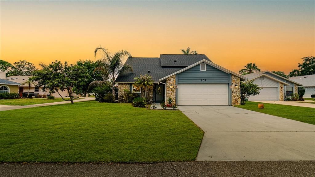 For Sale: $379,900 (3 beds, 3 baths, 2079 Square Feet)