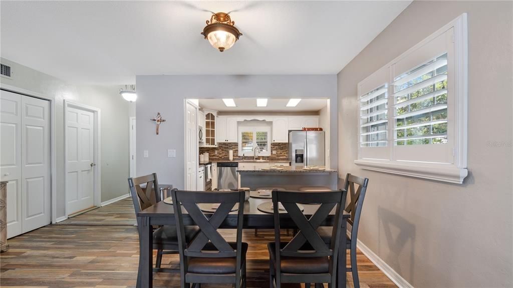 For Sale: $379,900 (3 beds, 3 baths, 2079 Square Feet)