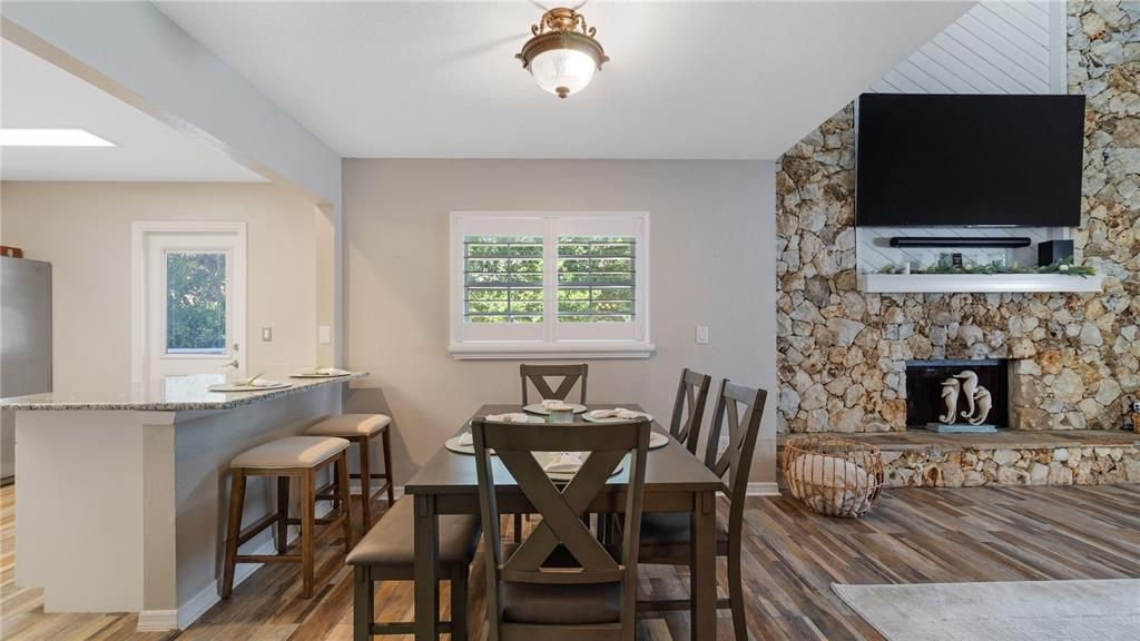 For Sale: $379,900 (3 beds, 3 baths, 2079 Square Feet)