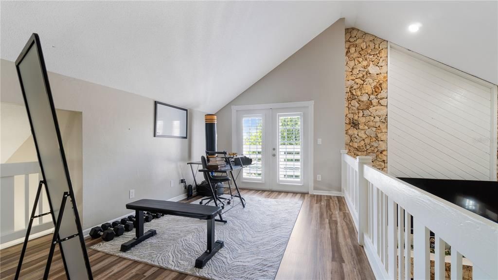 For Sale: $379,900 (3 beds, 3 baths, 2079 Square Feet)