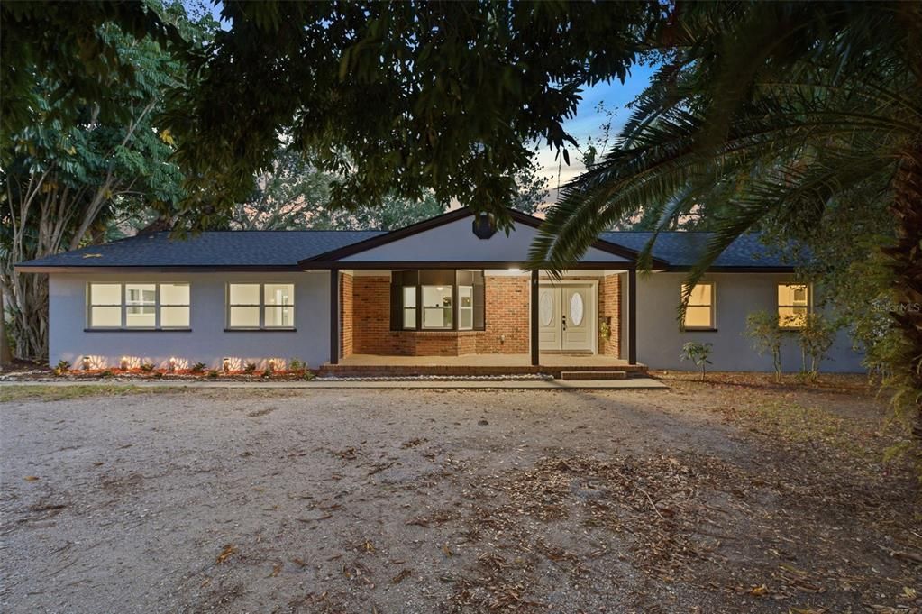 En Venta: $615,000 (5 camas, 3 baños, 2284 Pies cuadrados)