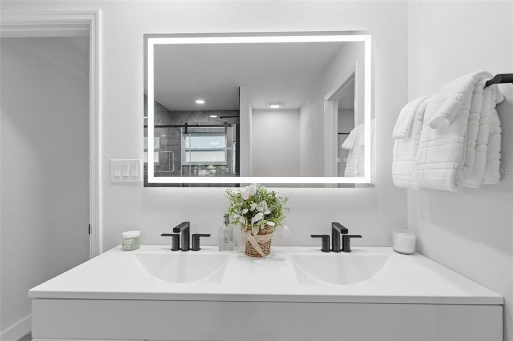 En Venta: $615,000 (5 camas, 3 baños, 2284 Pies cuadrados)