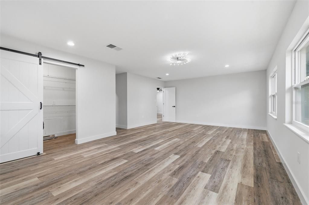 En Venta: $615,000 (5 camas, 3 baños, 2284 Pies cuadrados)