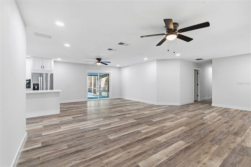 En Venta: $615,000 (5 camas, 3 baños, 2284 Pies cuadrados)