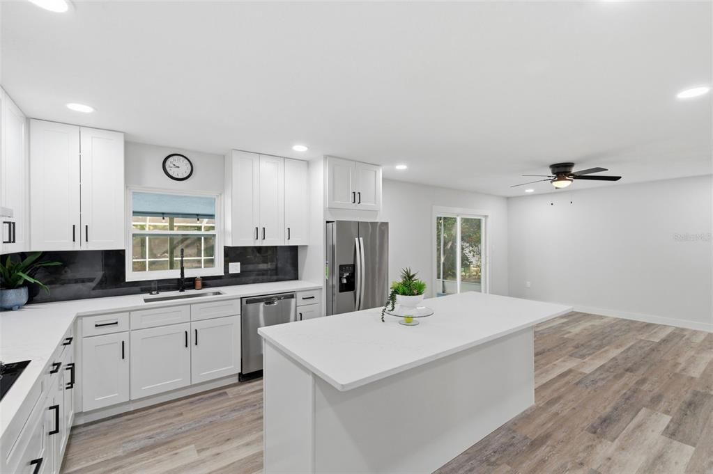 En Venta: $615,000 (5 camas, 3 baños, 2284 Pies cuadrados)