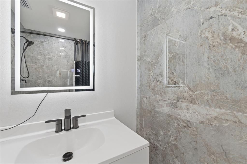 En Venta: $615,000 (5 camas, 3 baños, 2284 Pies cuadrados)