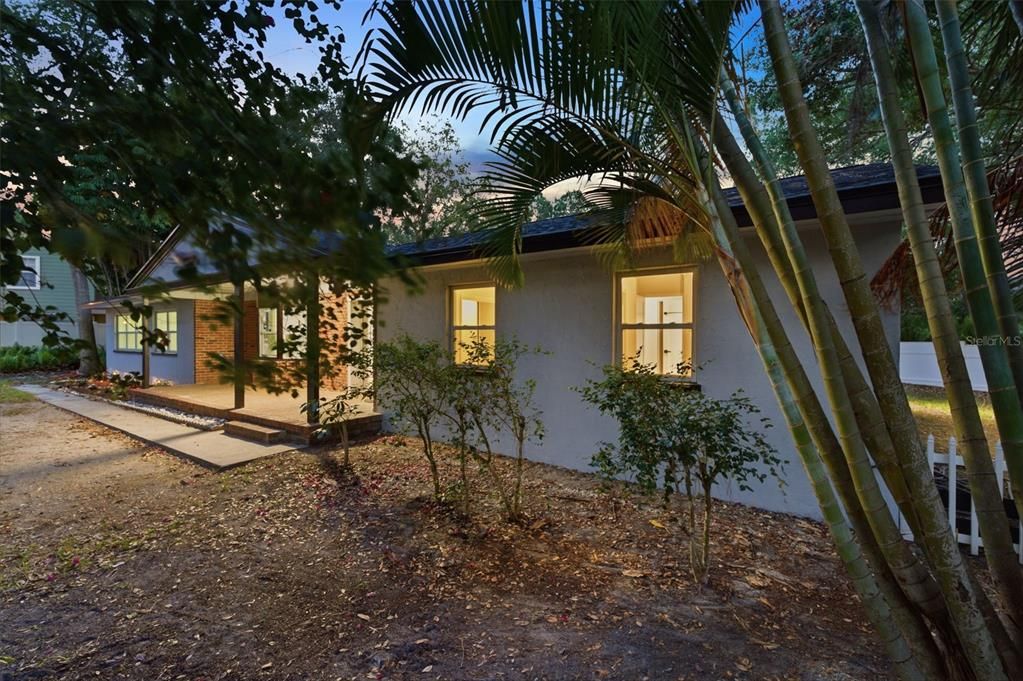 En Venta: $615,000 (5 camas, 3 baños, 2284 Pies cuadrados)