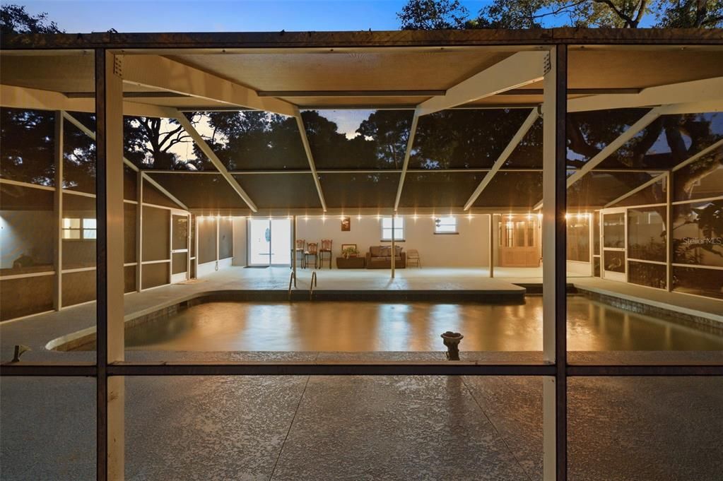 En Venta: $615,000 (5 camas, 3 baños, 2284 Pies cuadrados)