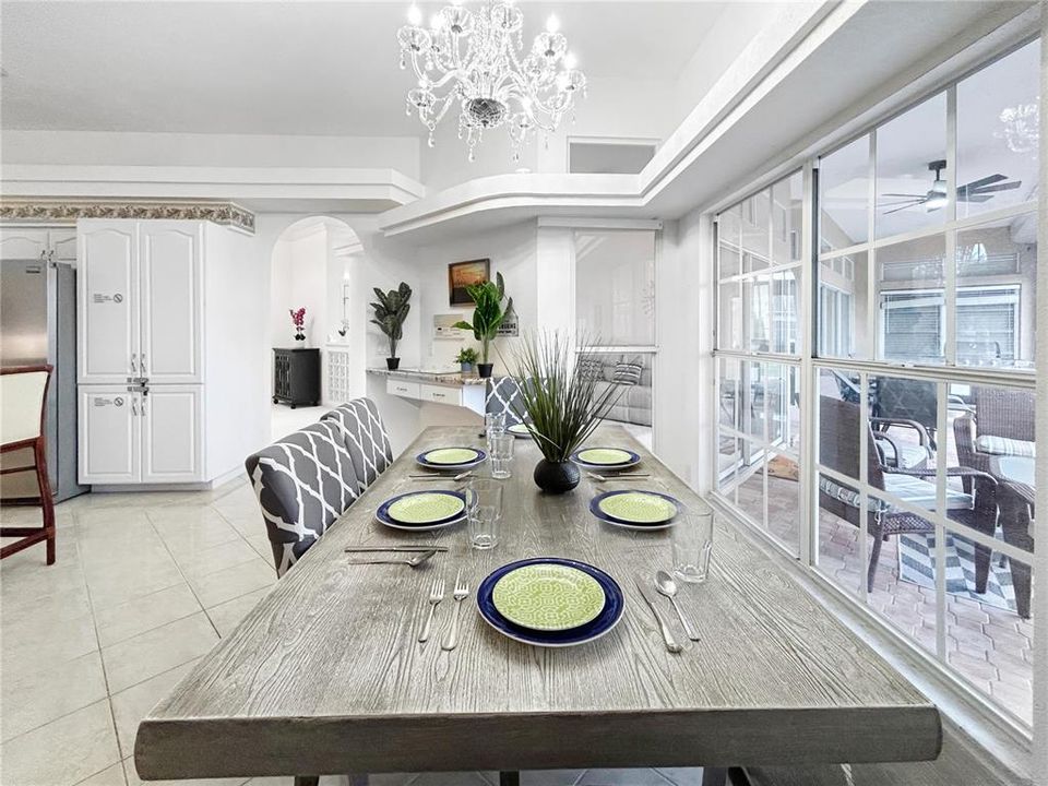 Activo con contrato: $688,000 (3 camas, 3 baños, 2332 Pies cuadrados)