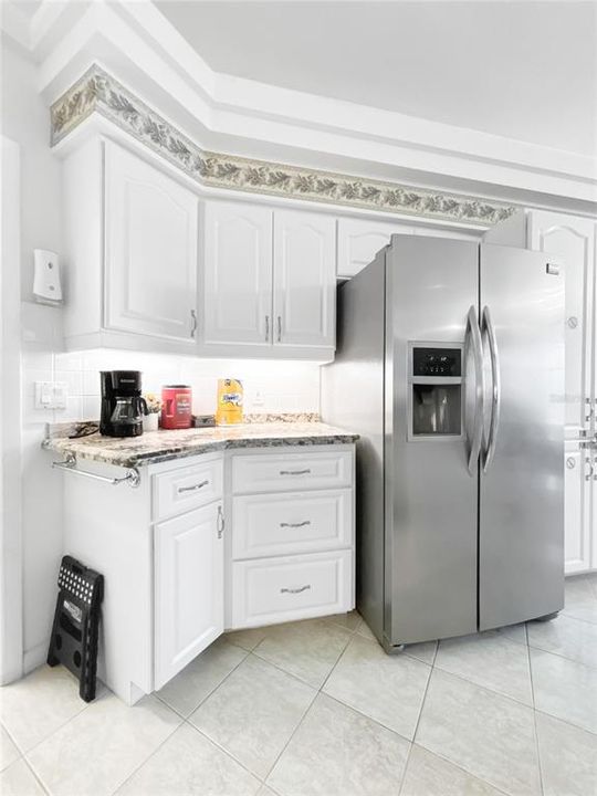 Activo con contrato: $688,000 (3 camas, 3 baños, 2332 Pies cuadrados)