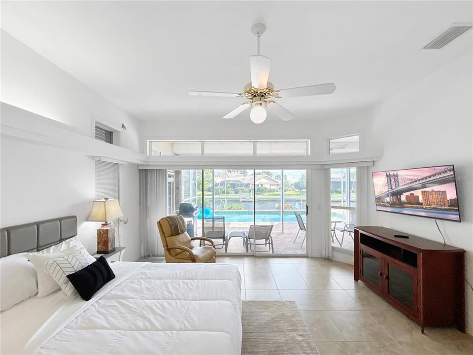 Activo con contrato: $688,000 (3 camas, 3 baños, 2332 Pies cuadrados)