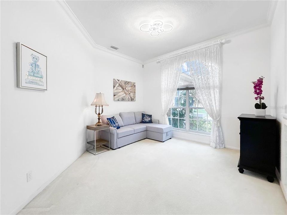 Activo con contrato: $688,000 (3 camas, 3 baños, 2332 Pies cuadrados)