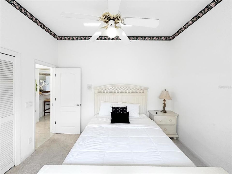 Activo con contrato: $688,000 (3 camas, 3 baños, 2332 Pies cuadrados)