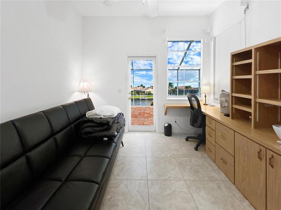 Activo con contrato: $688,000 (3 camas, 3 baños, 2332 Pies cuadrados)
