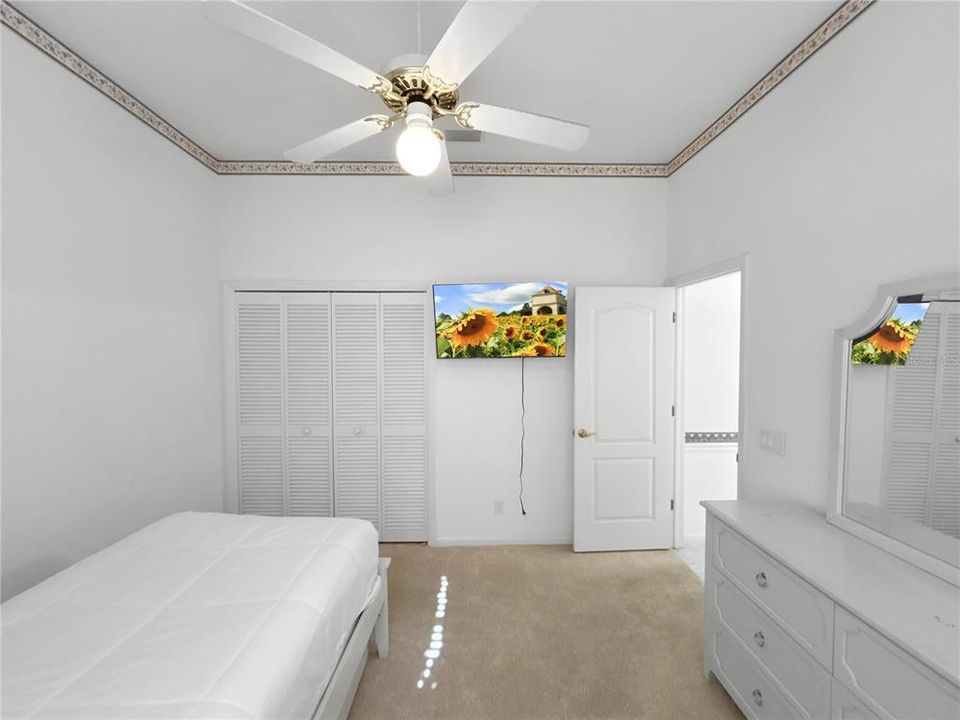 Activo con contrato: $688,000 (3 camas, 3 baños, 2332 Pies cuadrados)