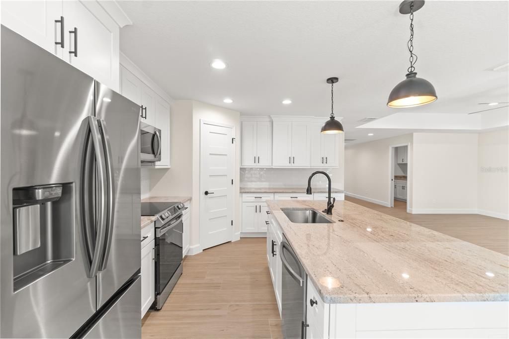 Active With Contract: $455,000 (3 beds, 2 baths, 1752 Square Feet)