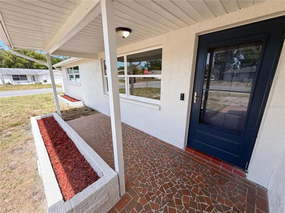 Activo con contrato: $245,000 (2 camas, 2 baños, 1310 Pies cuadrados)