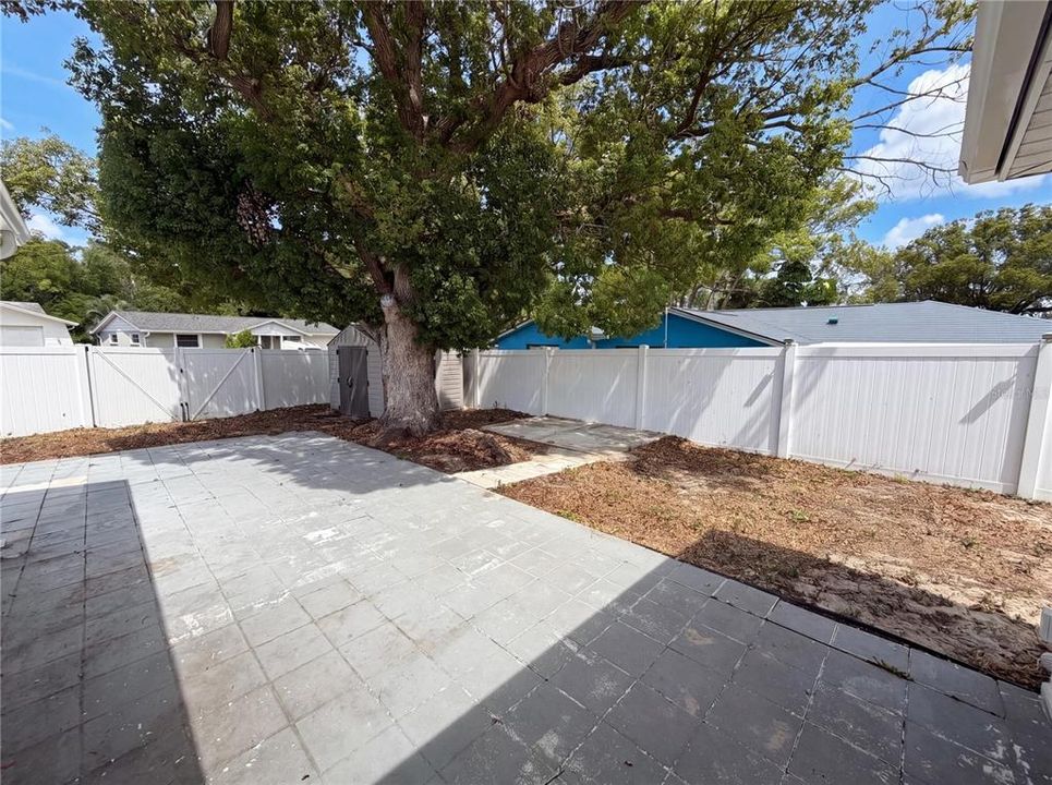 Activo con contrato: $245,000 (2 camas, 2 baños, 1310 Pies cuadrados)