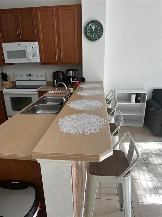 На продажу: $340,000 (3 спален, 3 ванн, 1312 Квадратных фут)