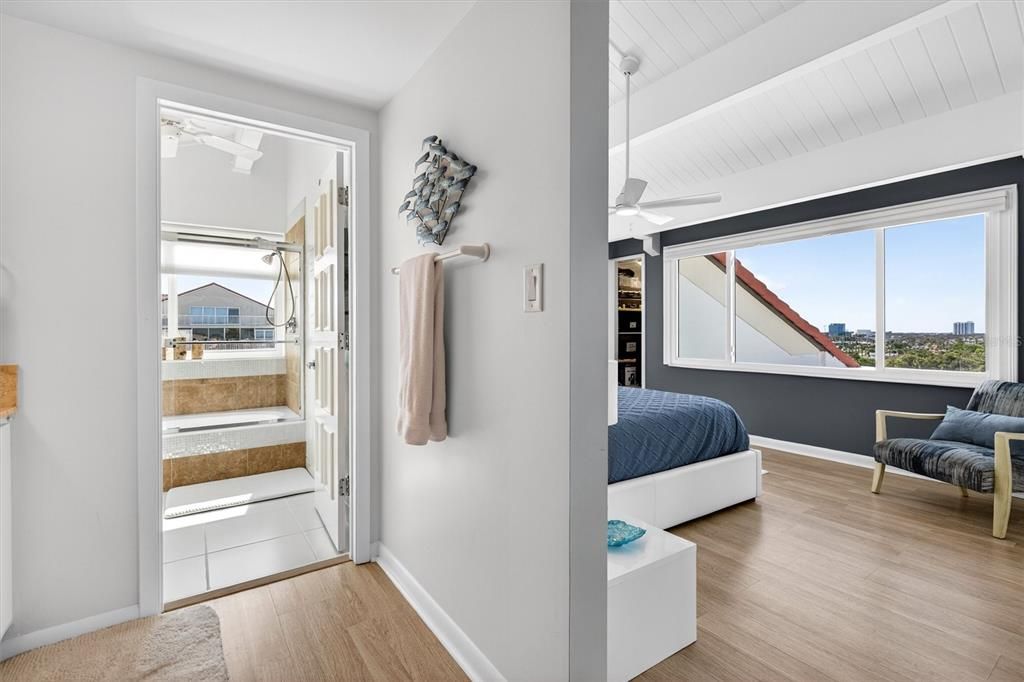 For Sale: $1,350,000 (3 beds, 3 baths, 2822 Square Feet)