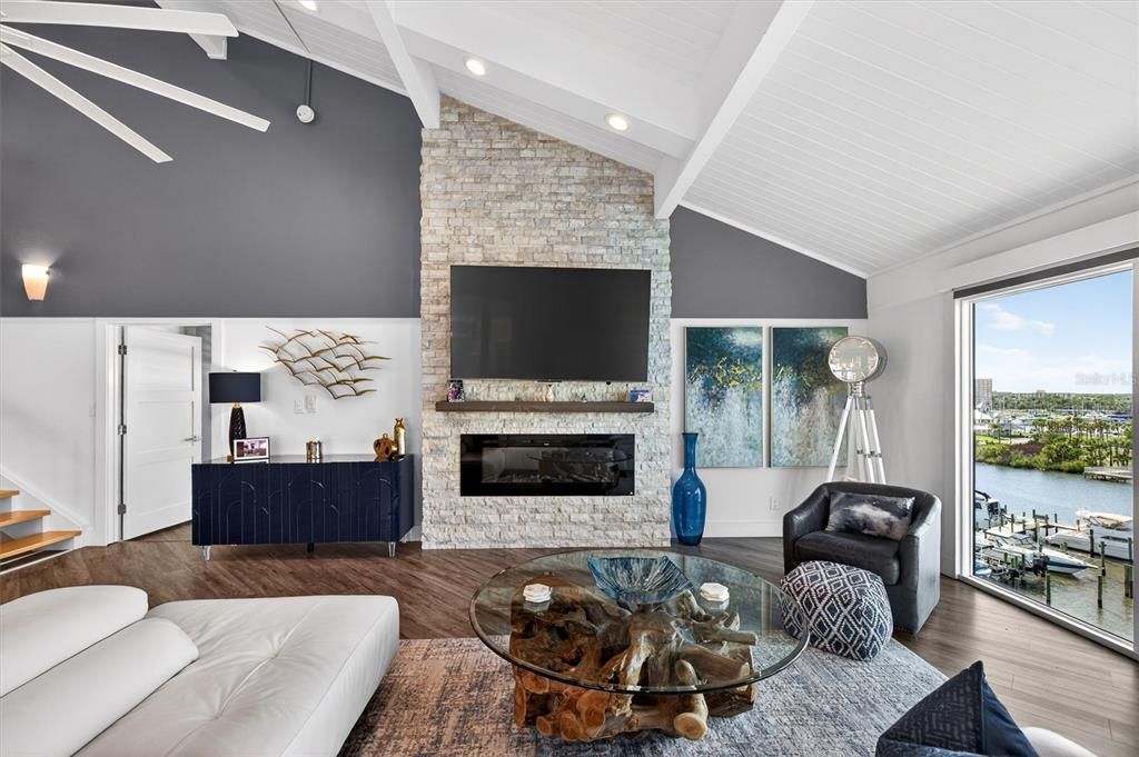 For Sale: $1,350,000 (3 beds, 3 baths, 2822 Square Feet)