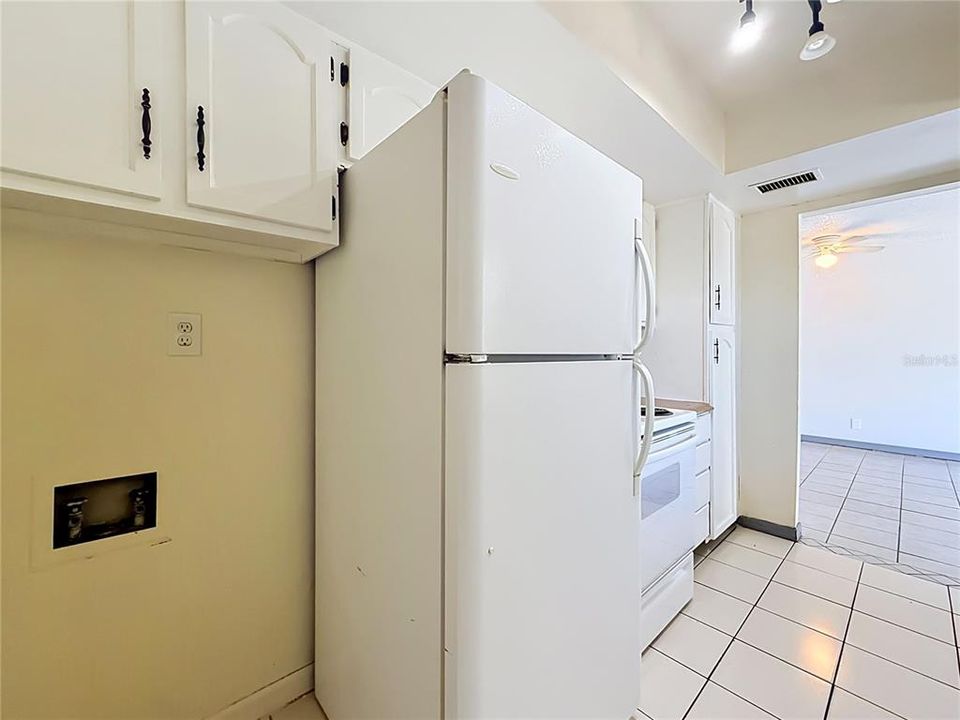 На продажу: $84,900 (1 спален, 1 ванн, 642 Квадратных фут)