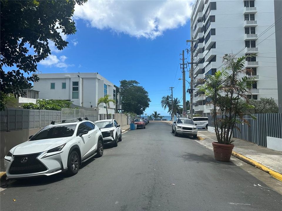 For Sale: $229,000 (1 beds, 1 baths, 398 Square Feet)