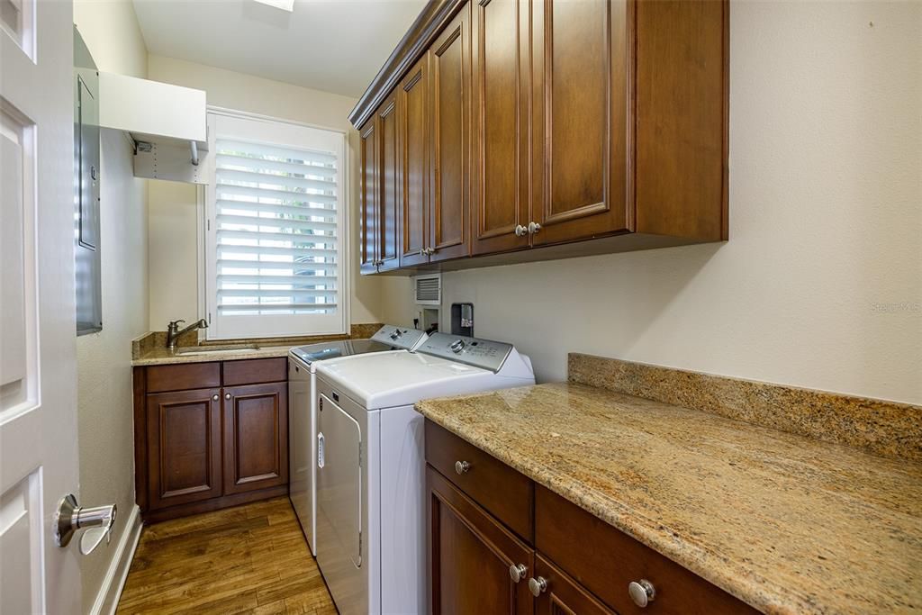 For Rent: $11,000 (4 beds, 5 baths, 3088 Square Feet)