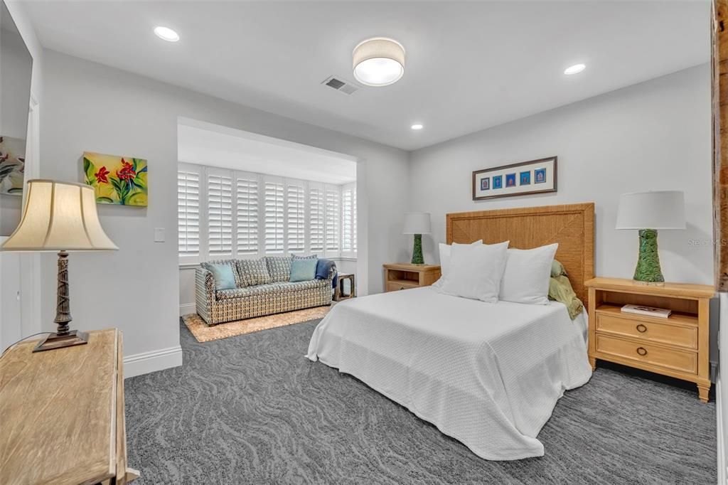 For Sale: $1,995,000 (2 beds, 2 baths, 2304 Square Feet)