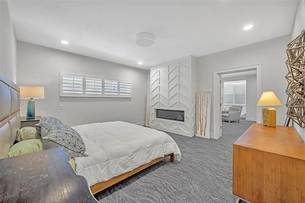 For Sale: $1,995,000 (2 beds, 2 baths, 2304 Square Feet)