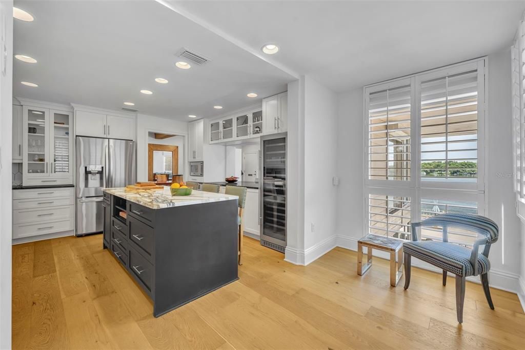 For Sale: $1,995,000 (2 beds, 2 baths, 2304 Square Feet)